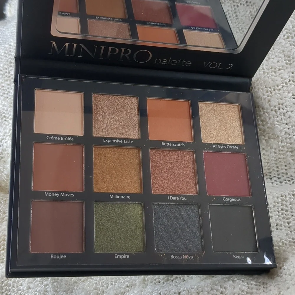 Beauty Creations MINIPRO Vol.2 twelve shade pallete, 26g/0.92oz